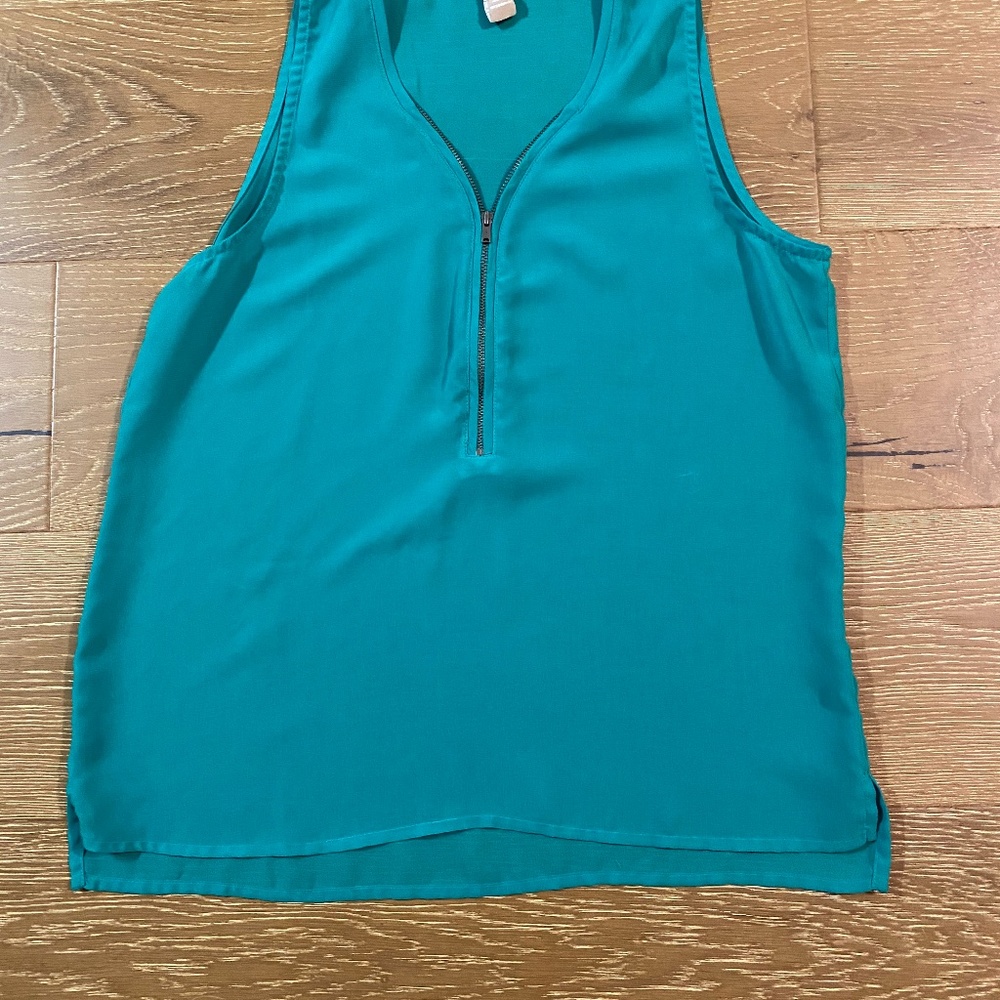 Size S Banana Republic turquoise short sleeve top